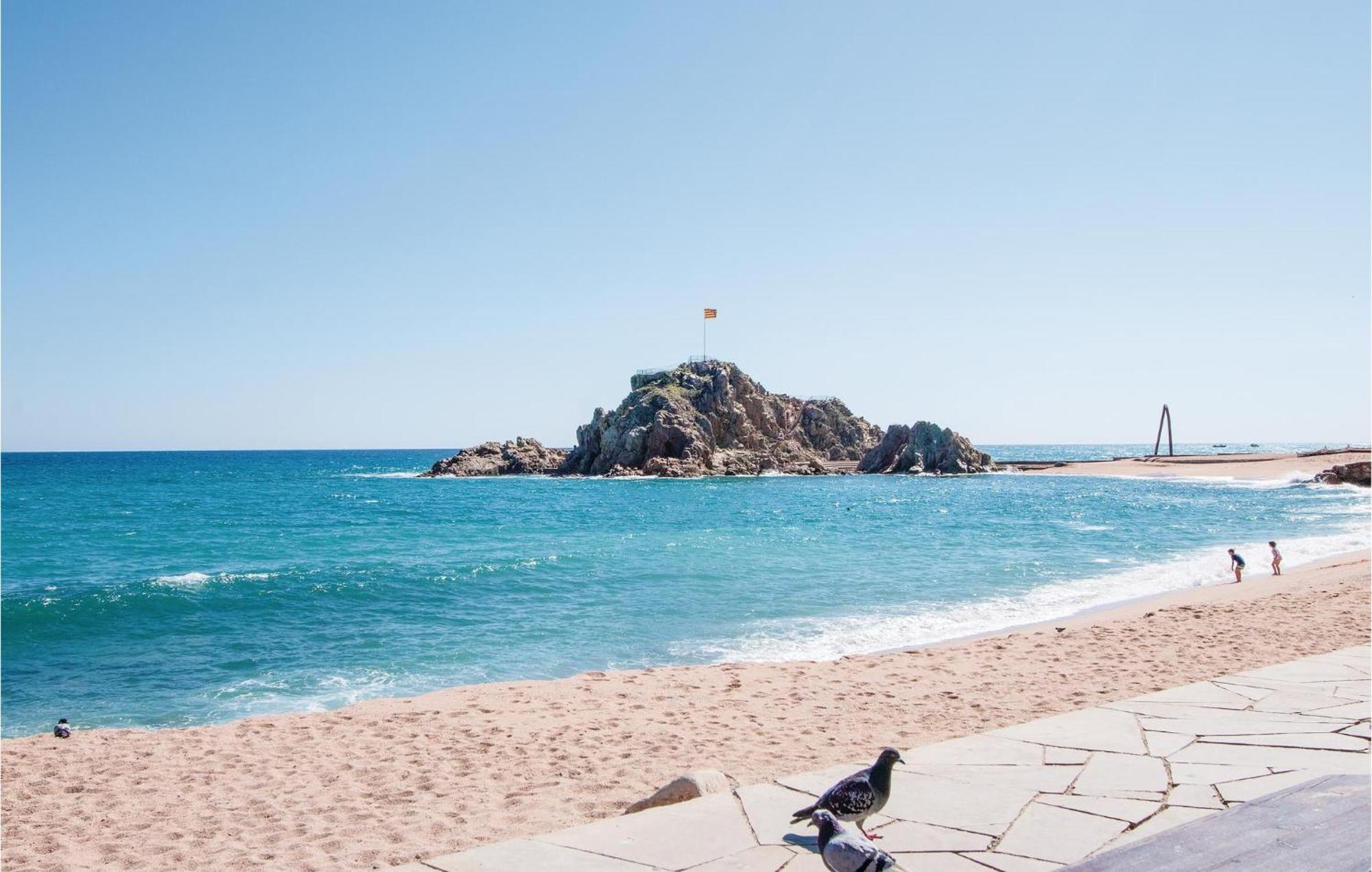 2 Bedroom Cozy Apartment In Blanes Kültér fotó