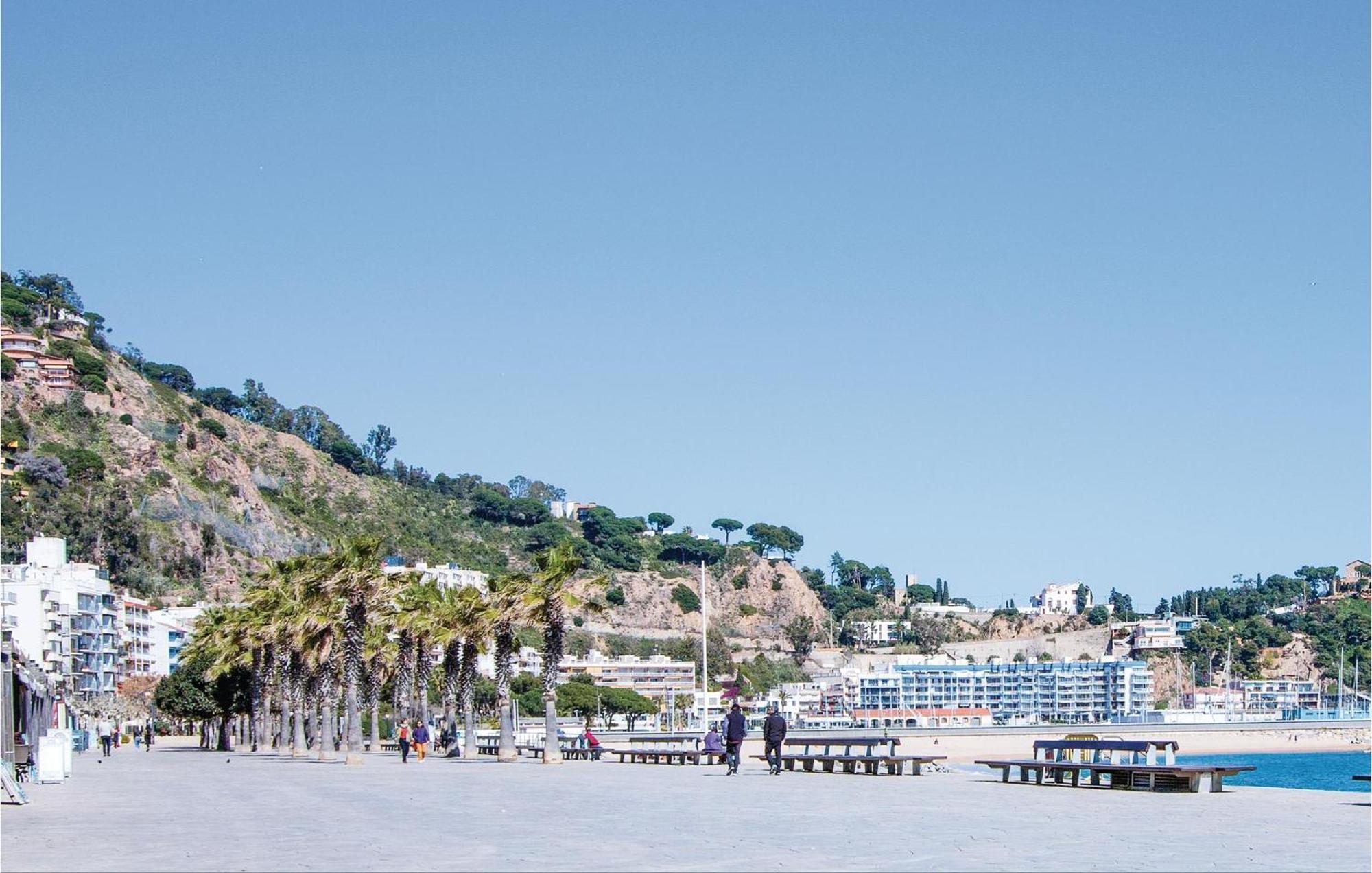 2 Bedroom Cozy Apartment In Blanes Kültér fotó